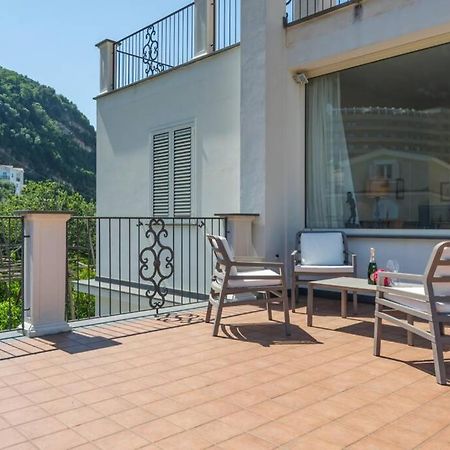 Casa Gege', For Up To 5 Guests, Shared Pool, Sorrento Center Apartment Ngoại thất bức ảnh