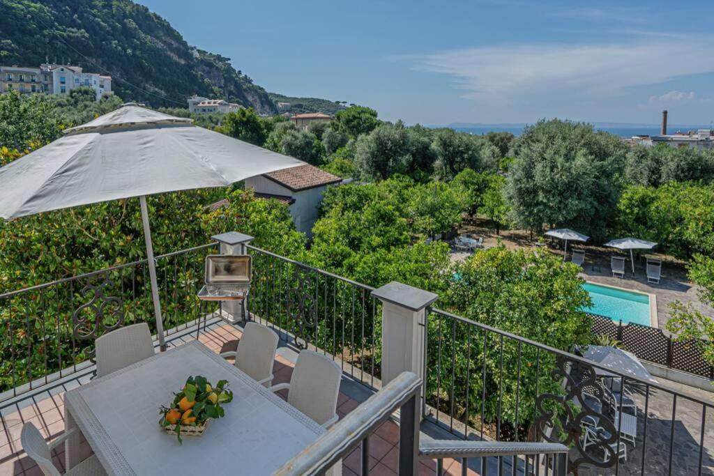 Casa Gege', For Up To 5 Guests, Shared Pool, Sorrento Center Apartment Ngoại thất bức ảnh