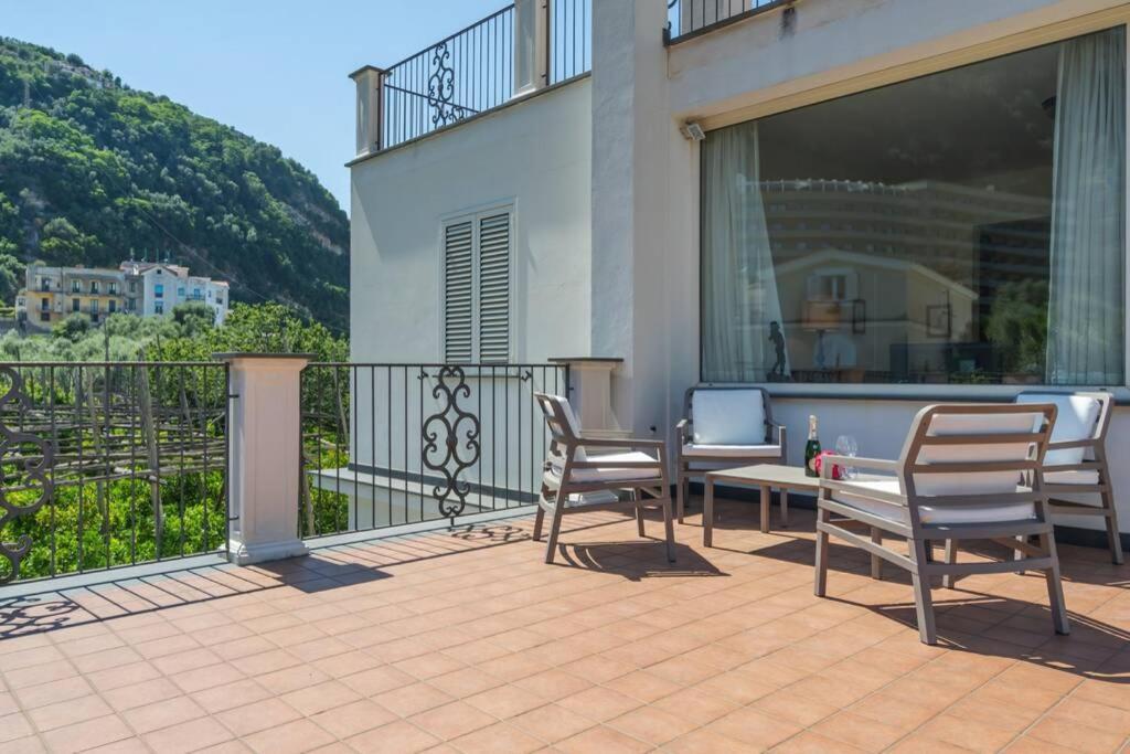Casa Gege', For Up To 5 Guests, Shared Pool, Sorrento Center Apartment Ngoại thất bức ảnh